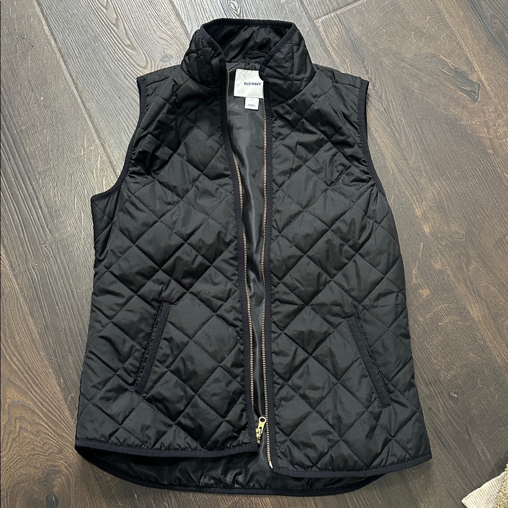 Old Navy Black Quilted Vest